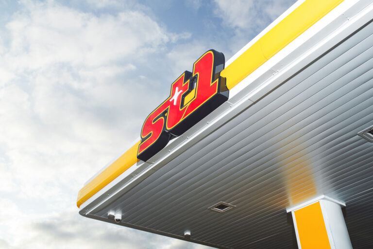 St1